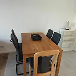 - Geisweid Work And Neu Modernisiert 3 Schlafzimmer Badezimmer Wohnzimmer Balkon Siegen
