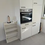 - Geisweid Work And Neu Modernisiert 3 Schlafzimmer Badezimmer Wohnzimmer Balkon Siegen
