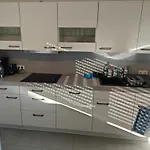 - Geisweid Work And Neu Modernisiert 3 Schlafzimmer Badezimmer Wohnzimmer Balkon * Siegen