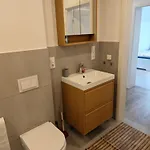 - Geisweid Work And Neu Modernisiert 3 Schlafzimmer Badezimmer Wohnzimmer Balkon