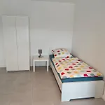 - Geisweid Work And Neu Modernisiert 3 Schlafzimmer Badezimmer Wohnzimmer Balkon * Siegen