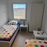 - Geisweid Work And Neu Modernisiert 3 Schlafzimmer Badezimmer Wohnzimmer Balkon Siegen