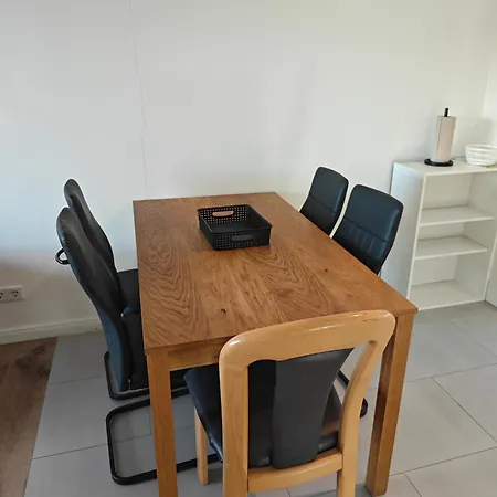 - Geisweid Work And Neu Modernisiert 3 Schlafzimmer Badezimmer Wohnzimmer Balkon Siegen