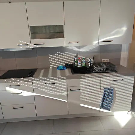 Lägenhet - Geisweid Work And Neu Modernisiert 3 Schlafzimmer Badezimmer Wohnzimmer Balkon Siegen