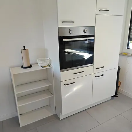 - Geisweid Work And Neu Modernisiert 3 Schlafzimmer Badezimmer Wohnzimmer Balkon Siegen