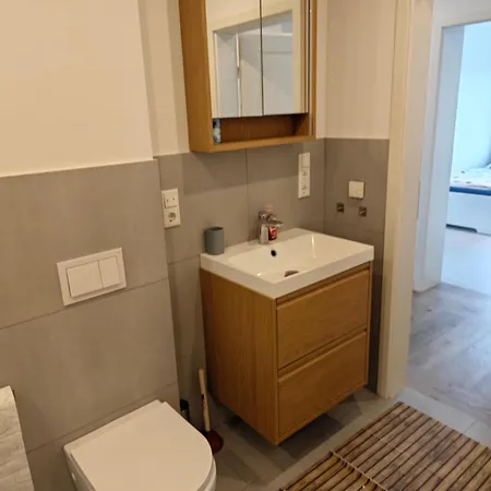 - Geisweid Work And Neu Modernisiert 3 Schlafzimmer Badezimmer Wohnzimmer Balkon