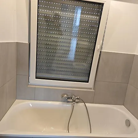 Lejlighed - Geisweid Work And Neu Modernisiert 3 Schlafzimmer Badezimmer Wohnzimmer Balkon Siegen