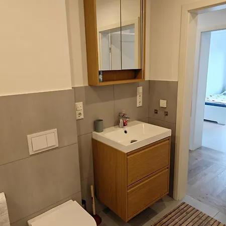 - Geisweid Work And Neu Modernisiert 3 Schlafzimmer Badezimmer Wohnzimmer Balkon Lejlighed