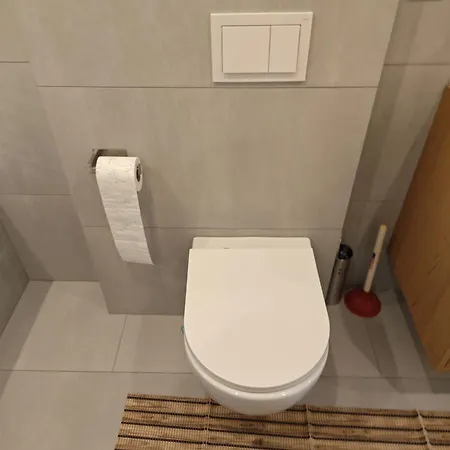 - Geisweid Work And Neu Modernisiert 3 Schlafzimmer Badezimmer Wohnzimmer Balkon Lejlighed Siegen