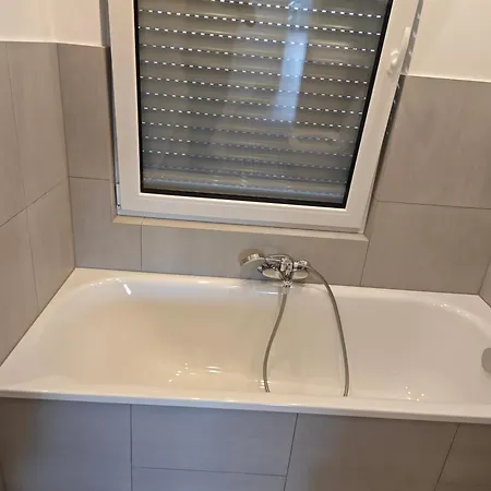- Geisweid Work And Neu Modernisiert 3 Schlafzimmer Badezimmer Wohnzimmer Balkon Lejlighed Siegen