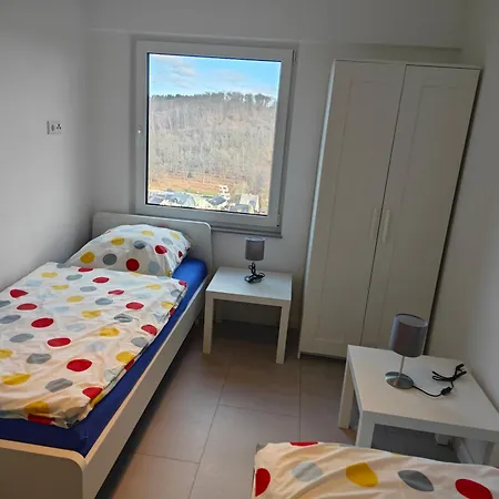 - Geisweid Work And Neu Modernisiert 3 Schlafzimmer Badezimmer Wohnzimmer Balkon * Siegen