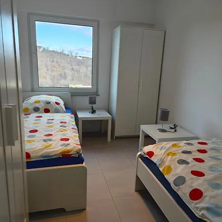 Lejlighed - Geisweid Work And Neu Modernisiert 3 Schlafzimmer Badezimmer Wohnzimmer Balkon