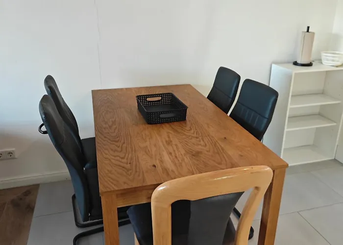 - Geisweid Work And Neu Modernisiert 3 Schlafzimmer Badezimmer Wohnzimmer Balkon Siegen