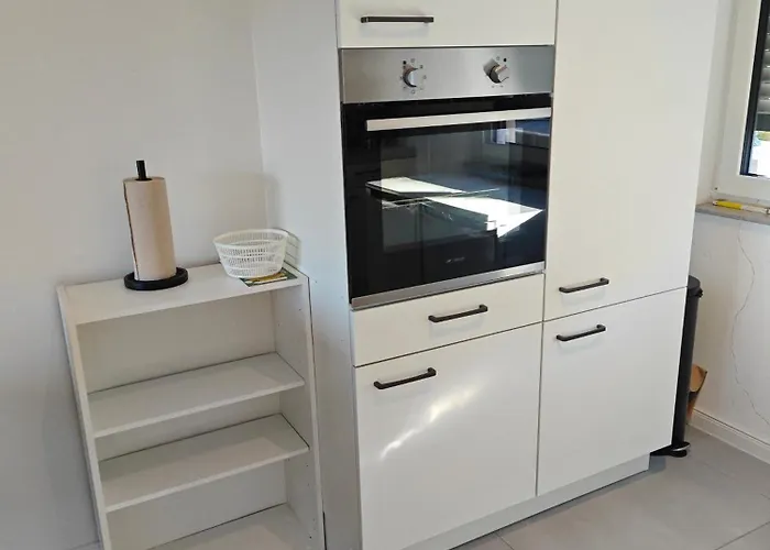 - Geisweid Work And Neu Modernisiert 3 Schlafzimmer Badezimmer Wohnzimmer Balkon Siegen