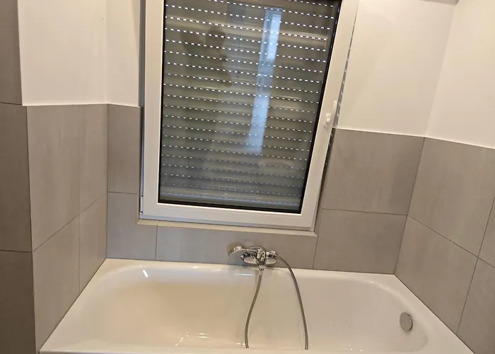 Lägenhet - Geisweid Work And Neu Modernisiert 3 Schlafzimmer Badezimmer Wohnzimmer Balkon Siegen