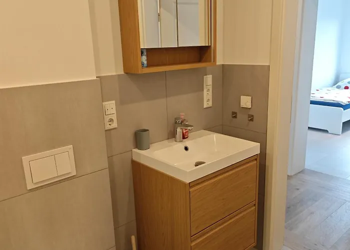 Lägenhet - Geisweid Work And Neu Modernisiert 3 Schlafzimmer Badezimmer Wohnzimmer Balkon