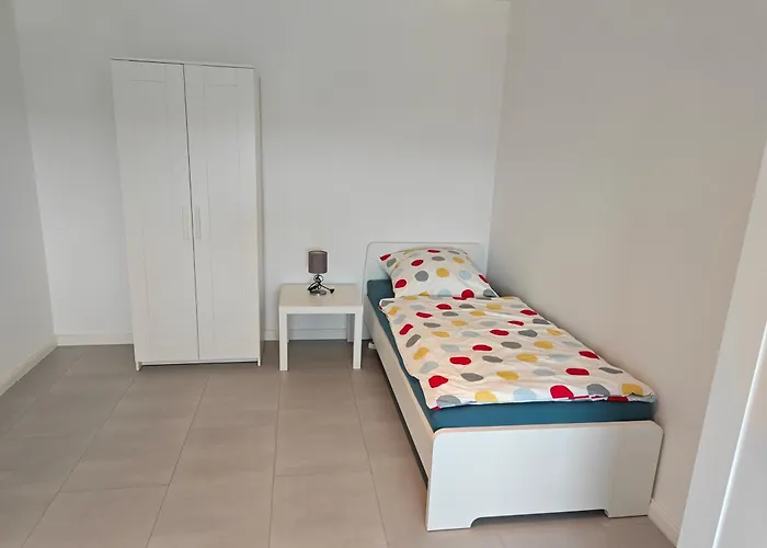 - Geisweid Work And Neu Modernisiert 3 Schlafzimmer Badezimmer Wohnzimmer Balkon Lägenhet