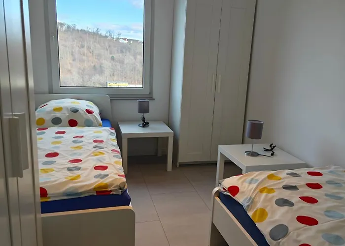 Lägenhet - Geisweid Work And Neu Modernisiert 3 Schlafzimmer Badezimmer Wohnzimmer Balkon