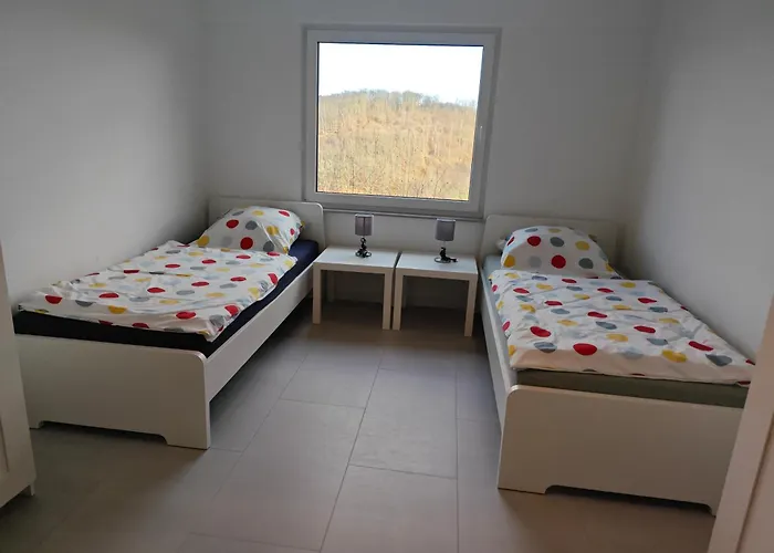 - Geisweid Work And Neu Modernisiert 3 Schlafzimmer Badezimmer Wohnzimmer Balkon *