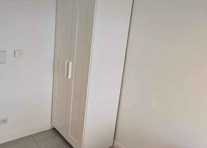 - Geisweid Work And Neu Modernisiert 3 Schlafzimmer Badezimmer Wohnzimmer Balkon Siegen