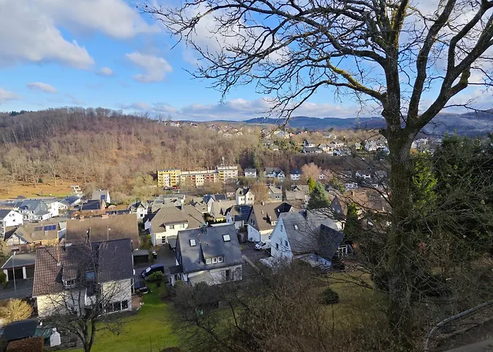 - Geisweid Work And Neu Modernisiert 3 Schlafzimmer Badezimmer Wohnzimmer Balkon * Siegen